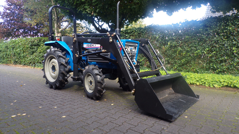 Iseki TU1700 mit Frontlader ab 125 € pro Monat.